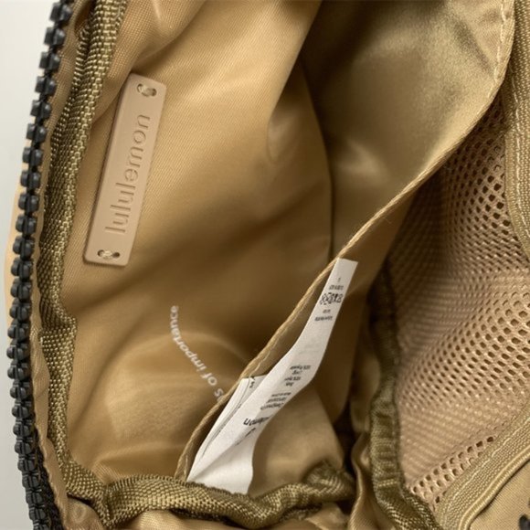 NWT Lululemon Everywhere Mini Belt Bag Khaki 1L - Picture 3 of 7
